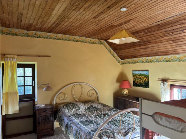 Couleuvre – Maison individuelle sur +/- 5 hectares de terrain privé, entourée par la nature et le calme Couleuvre (03320)