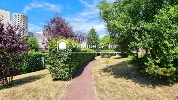 F2 + TERRASSE DE 22M² + CAVE + PARKING