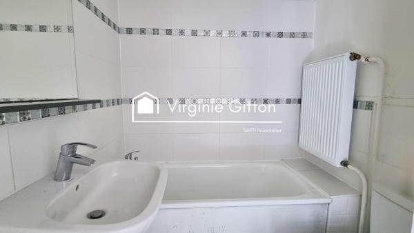 F2 + TERRASSE DE 22M² + CAVE + PARKING