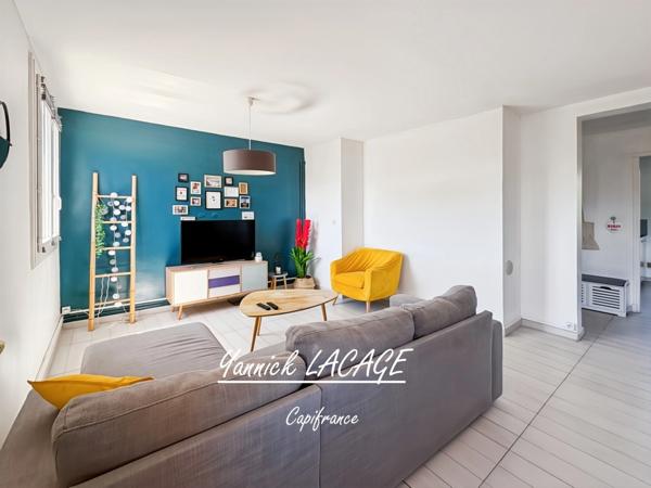 MARSEILLE 10ᵉ – Grand T3 traversant avec balcon, cave et potentiel T4 dans résidence sécurisée