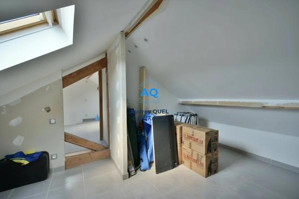 Maison familiale - 6 pièces - 164 m² de surface totale (91m² habitables) avec vue dégagée et fort potentiel – VALSERHONE (01)