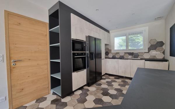 Maison à vendre    6 pièces • 155 m2 Le Plessis-Trévise