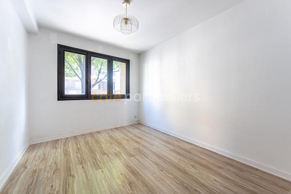 Vente
                Appartement86,59 m² - 4 Pièces -
                    CLERMONT FERRAND (63000)