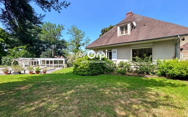 Maison à vendre    6 pièces •  Néris-les-Bains