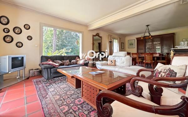 Maison à vendre    6 pièces •  Néris-les-Bains