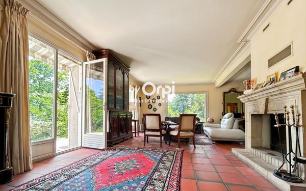 Maison à vendre    6 pièces •  Néris-les-Bains