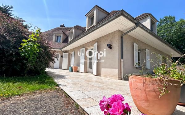 Maison à vendre    6 pièces •  Néris-les-Bains