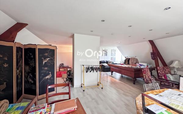 Maison à vendre    6 pièces •  Néris-les-Bains