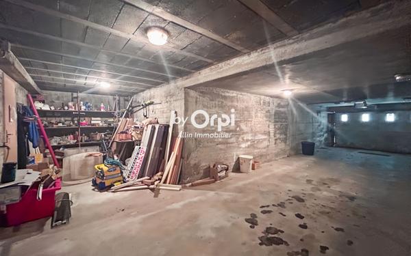 Maison à vendre    6 pièces •  Néris-les-Bains