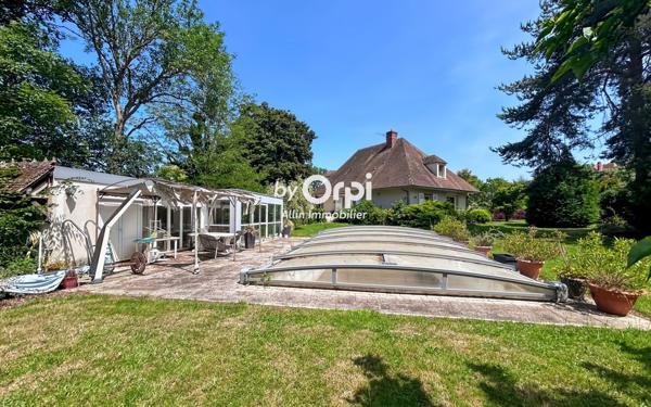 Maison à vendre    6 pièces •  Néris-les-Bains