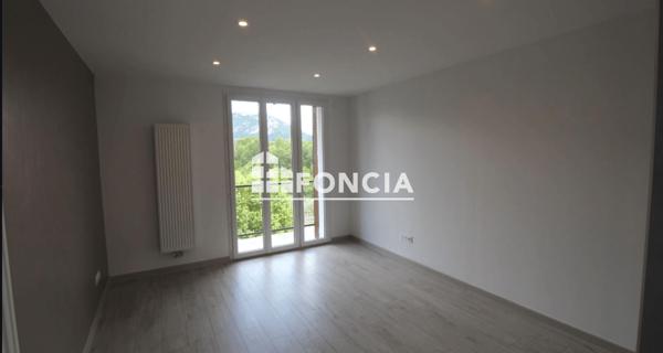 Location Appartement 3 pièces 53 m² - Fontaine 38600