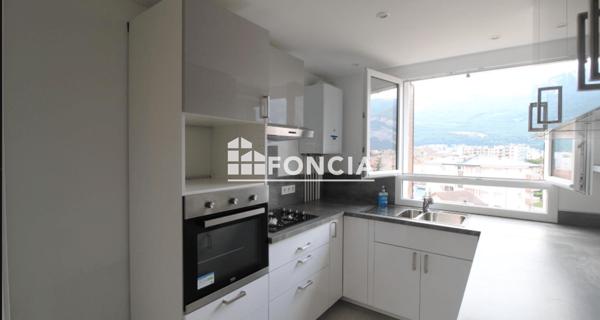 Location Appartement 3 pièces 53 m² - Fontaine 38600