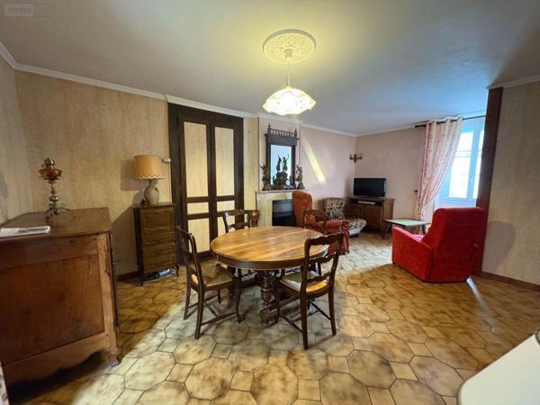 Maison de ville à vendre à Argenton-sur-Creuse dans l'Indre (36200), ref : 037/2712