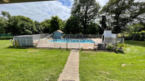 À seulement 4 km du premier centre commercial de Bergerac, découvrez cette spacieuse maison de plain-pied de 150 m², offrant 6 chambres, idéale pour une grande famille ou un projet d’accueil.
Située au fond d’une impasse, elle bénéficie d’un emplacement privilégié alliant calme absolu et proximité des commodités.
Dès l’entrée, vous serez séduit par une belle cuisine équipée de 15 m², ouverte sur un vaste séjour lumineux de 36 m². Cet espace de vie convivial est sublimé par un poêle à bois, apportant chaleur et confort au quotidien.
Un cellier/buanderie attenant de 5 m² complète cet espace, ainsi qu’un second volume de rangement de 8 m², idéal pour organiser facilement votre intérieur.
Côté nuit, la maison propose 6 chambres aux surfaces comprises entre 10 et 13 m², accompagnées de 2 salles d’eau dont une avec WC et 1 WC indépendants avec lavabo, offrant praticité et confort pour toute la famille.
Côté prestations, vous bénéficierez d’un excellent niveau de confort : double vitrage, chauffage gainable par pompe à chaleur, ainsi que 5 climatisations réversibles (split). L’eau chaude est assurée par un ballon thermodynamique et un adoucisseur d’eau, portail automatisé et volets roulants électriques avec domotique. 
À l’extérieur, tout est pensé pour profiter pleinement des beaux jours : deux terrasses couvertes, dont une avec jacuzzi, une piscine sécurisée au chlore de 10 x 5 mètres (rénovée en 2019, encore sous garantie décennale), ainsi qu’un espace barbecue convivial. Un abri bois et une dépendance pouvant accueillir une cuisine d’été viennent enrichir ces prestations.
Le stationnement est facilité grâce à deux garages, dont un motorisé, ainsi qu’un grand carport pouvant accueillir un camping-car. Deux cabanons de jardin complètent l’ensemble.
Le tout est implanté sur un terrain de plus de 2 400 m², entièrement clos et sécurisé par un portail motorisé, garantissant intimité et tranquillité.
Assainissement collectif (tout-à-l’égout).
Une maison aux volumes généreux, alliant confort, fonctionnalité et cadre de vie paisible.
Visites possibles 7 jours sur 7.
Just 4 km from the first shopping center of bergerac, discover this spacious single-storey house of 150 m 2, offering 6 bedrooms, ideal for a large family or a hospitality project.
Located at the bottom of a cul-de-sac, it enjoys a privileged location combining absolute calm and proximity to amenities.
From the entrance, you will be seduced by a beautiful kitchen of 15 m 2, open on a large bright living room of 36 m 2. This friendly living space is enhanced by a wood stove, bringing warmth and comfort to everyday life.
An adjoining cellar/laundry room of 5 m2 completes this space, as well as a second storage volume of 8 m 2, ideal for easily organizing your interior.
Night side, the house offers 6 rooms with areas between 10 and 13 m 2, accompanied by 2 bathrooms including one with WC and 1 separate toilet with sink, offering convenience and comfort for the whole family.
On the benefits side, you will enjoy an excellent level of comfort: double glazing, ducted heating by heat pump, as well as 5 reversible air conditioning (split). The hot water is provided by a thermodynamic tank and a water softener, automated gate and electric shutters with home automation. 
Outside, everything has been designed to make the most of sunny days: two covered terraces, one with a jacuzzi, a 10 x 5 metre chlorine-protected swimming pool (renovated in 2019, still under ten-year warranty), as well as a friendly barbecue area. A wooden shelter and an outbuilding that can accommodate a summer kitchen enrich these services.
Parking is facilitated by two garages, including one motorized, and a large carport that can accommodate a camper. Two garden sheds complete the set.
The whole is located on a plot of more than 2,400 m 2, fully enclosed and secured by a motorized gate, guaranteeing privacy and tranquility.
Collective sanitation (mains drainage).
A house with generous volumes, combining comfort, functionality and peaceful living environment.
Visits possible 7 days a week.