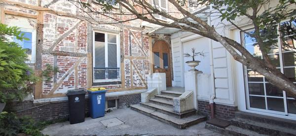 Studio de 17 m2 meublé, quartier de la préfecture.