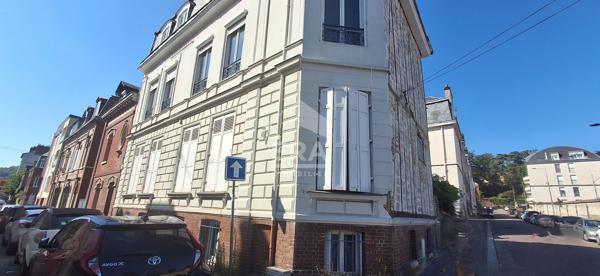 Studio de 17 m2 meublé, quartier de la préfecture.