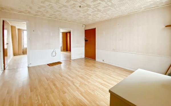 Appartement à vendre    3 pièces • 42,91 m2 Versailles
