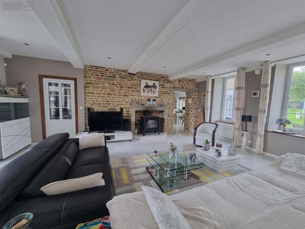 Maison à vendre à Isigny-le-Buat dans la Manche (50540), ref : MA582