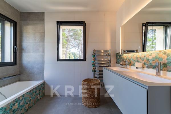 Éguilles – Villa contemporaine récente de 200 m2, 4 chambres, à 15 minutes d’Aix-en-Provence