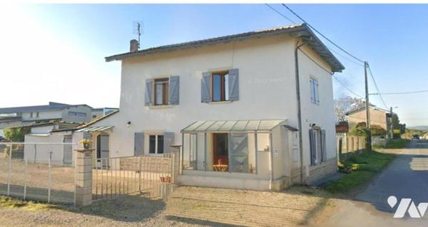 Maison avec terrain située à GUEREINS