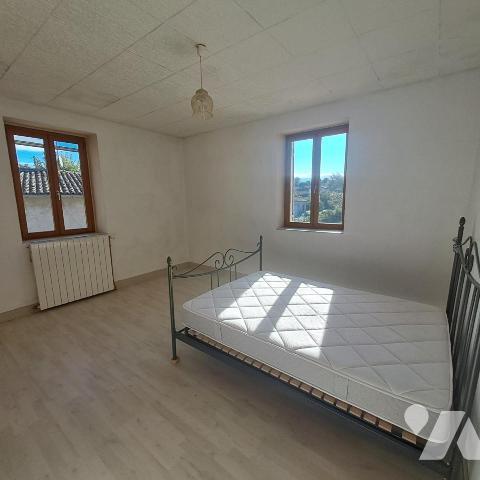 Maison avec terrain située à GUEREINS