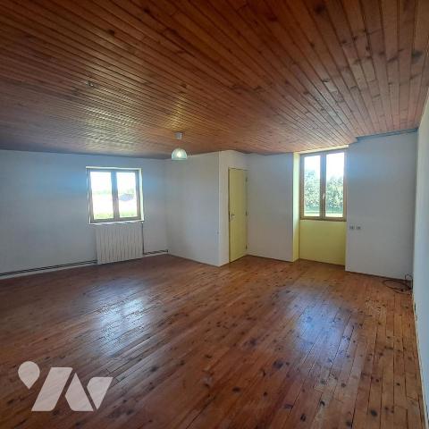 Maison avec terrain située à GUEREINS