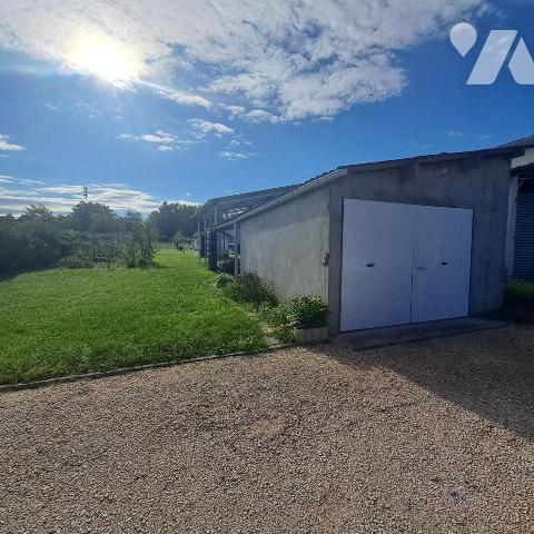 Maison avec terrain située à GUEREINS
