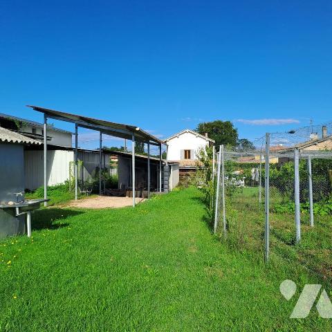 Maison avec terrain située à GUEREINS