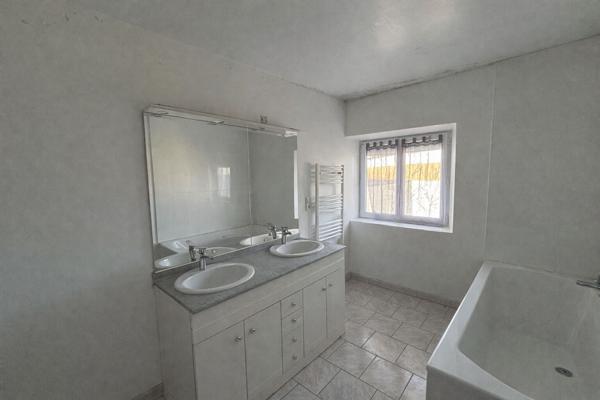 A louer : appartement situé à Clefs - 2 chambres