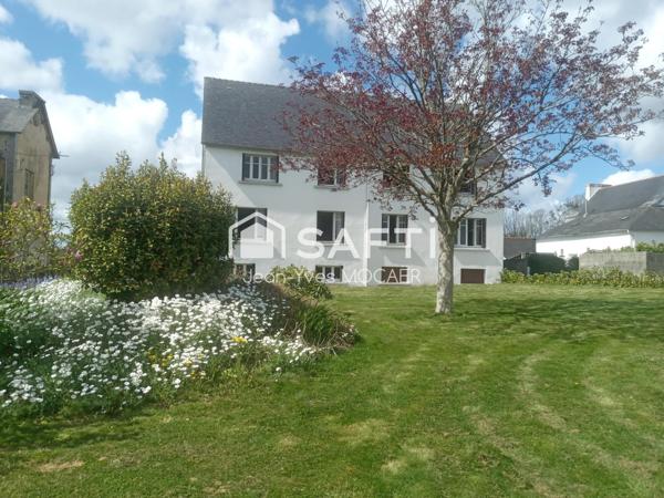 BRASPARTS (29190) : A proximité immédiate du centre bourg, idéal pour investissement locatif ou grande famille.