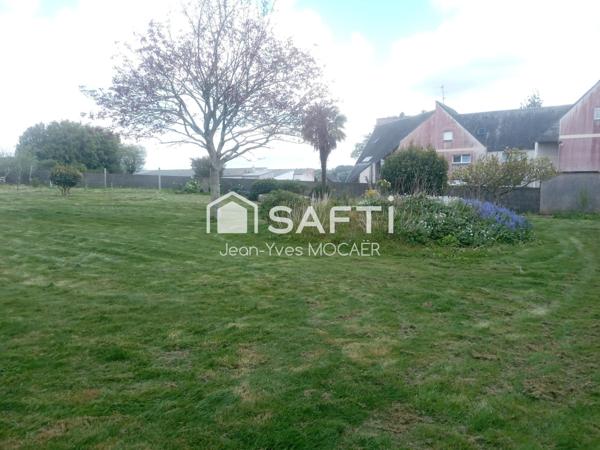 BRASPARTS (29190) : A proximité immédiate du centre bourg, idéal pour investissement locatif ou grande famille.