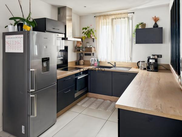 Narbonne (11100) MAISON DE VILLE AVEC PISCINE ET GARAGE