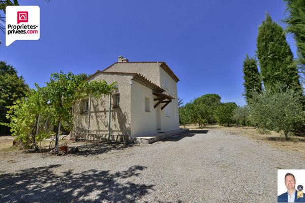 Villa  4 pièces avec 2 garages et grand terrain de 2650 m2