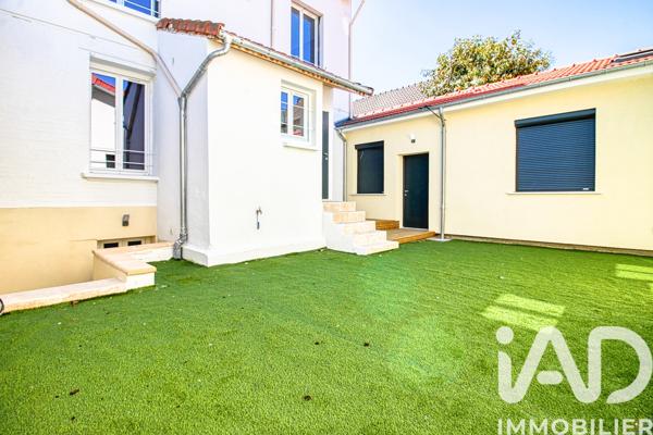 Location maison 13 pièces 280 m² Saint-Denis