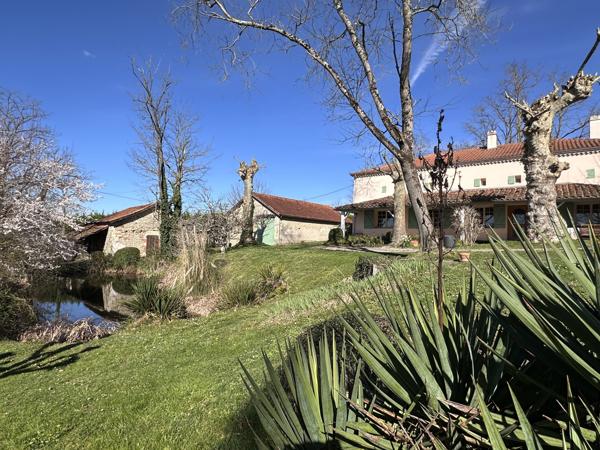 Lédat (47300) Superbe propriété avec piscine et dépendance dans bel environnement