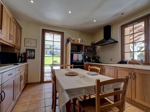 Lédat (47300) Superbe propriété avec piscine et dépendance dans bel environnement