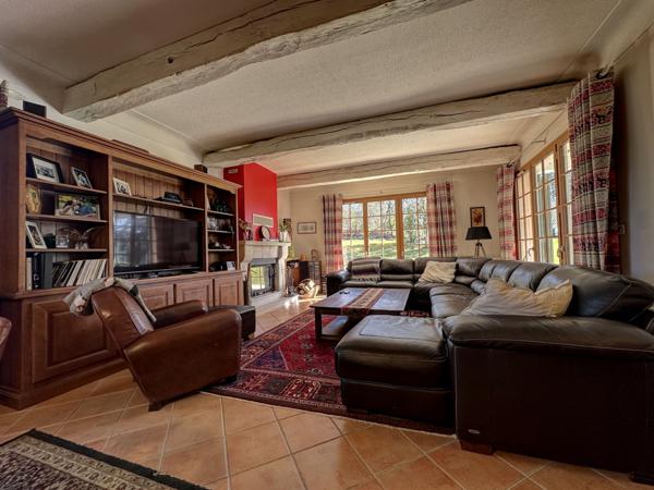 Lédat (47300) Superbe propriété avec piscine et dépendance dans bel environnement