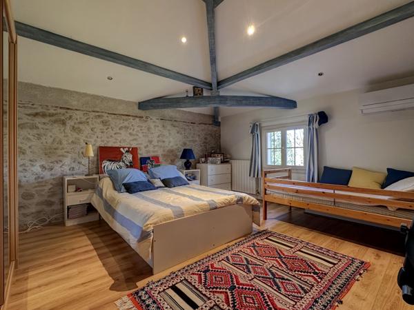 Lédat (47300) Superbe propriété avec piscine et dépendance dans bel environnement