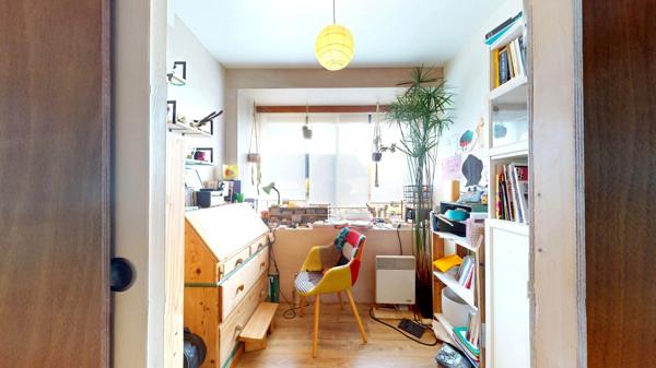 MAISON EN PIERRE PLAIN-PIED 4 CHAMBRES + BUREAU + DEPENDANCES + JARDIN