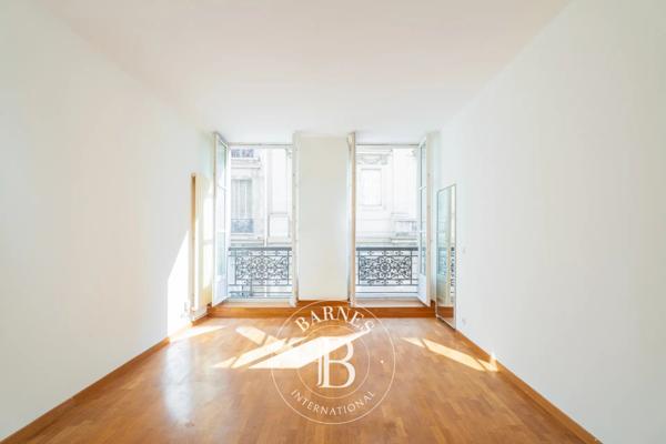 Paris 8ème, Appartement 1 Chambre -  69 m² à vendre