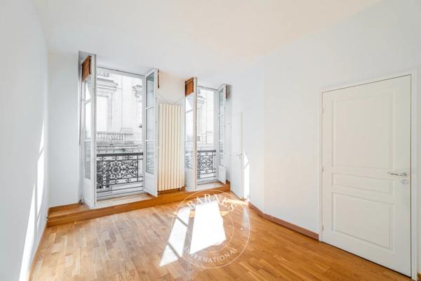Paris 8ème, Appartement 1 Chambre -  69 m² à vendre