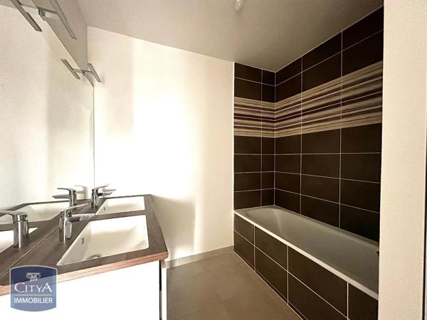 Appartement à louer 4 pièces 79.27m² Saint-Herblain (44800)