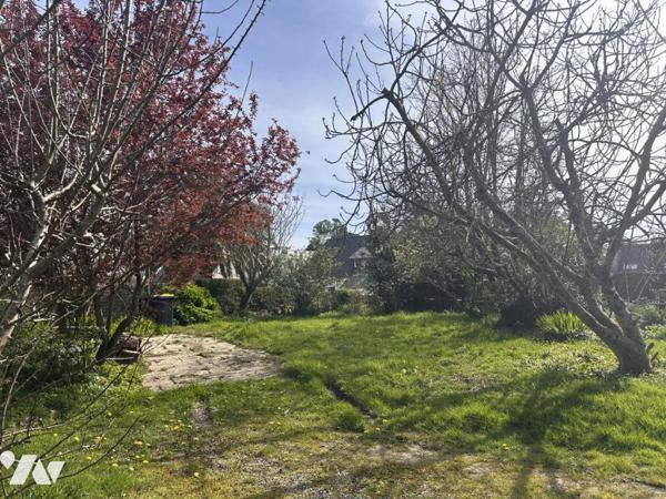 A VENDRE 56 ARRADON CENTRE VILLE A PIED DES COMMERCES JARDIN 1127 m²