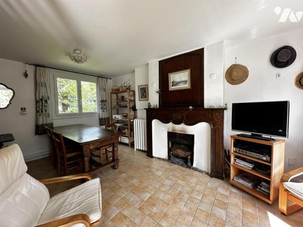 A VENDRE 56 ARRADON CENTRE VILLE A PIED DES COMMERCES JARDIN 1127 m²