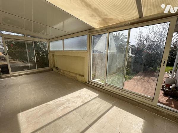 A VENDRE 56 ARRADON CENTRE VILLE A PIED DES COMMERCES JARDIN 1127 m²