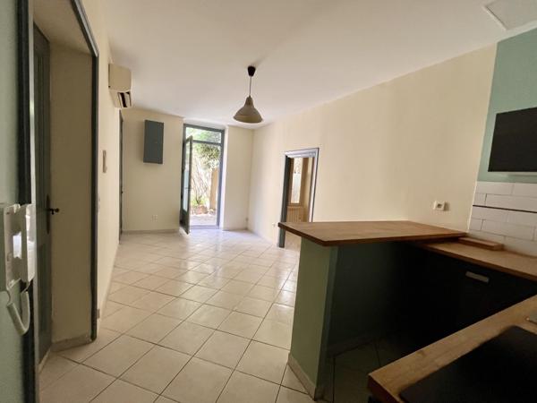 NIMES CENTRE - SECTEUR GAMBETTA - PROCHE ECUSSON - 1 CHAMBRE - INVESTISSEUR