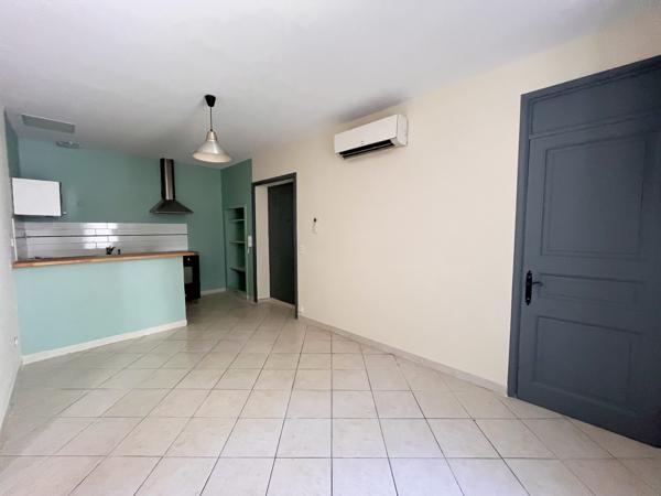 NIMES CENTRE - SECTEUR GAMBETTA - PROCHE ECUSSON - 1 CHAMBRE - INVESTISSEUR