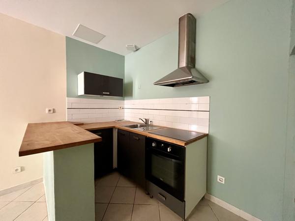 NIMES CENTRE - SECTEUR GAMBETTA - PROCHE ECUSSON - 1 CHAMBRE - INVESTISSEUR