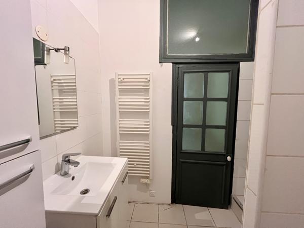NIMES CENTRE - SECTEUR GAMBETTA - PROCHE ECUSSON - 1 CHAMBRE - INVESTISSEUR