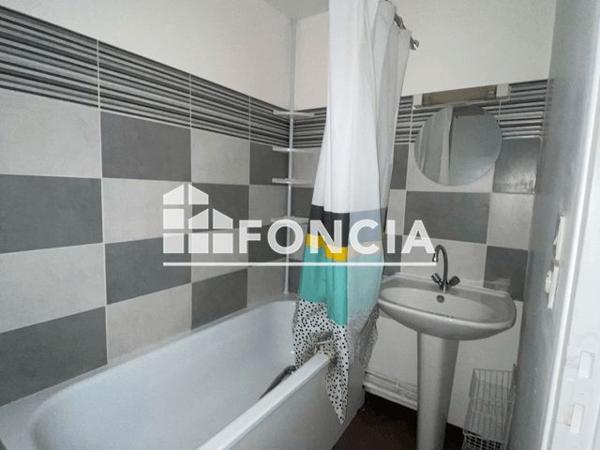 Location Appartement 2 pièces 27.6 m² - 19-21 RUE DE LA REPUBLIQUE Charleville-mezieres 08000